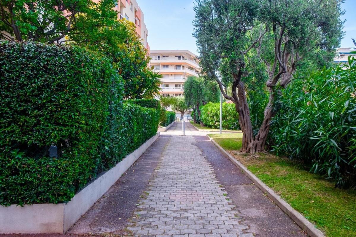 Le Riviera ~ Jardin ~ Parking ~ Climatisation Apartment Cagnes-sur-Mer Luaran gambar
